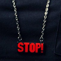 Colgante de STOP!